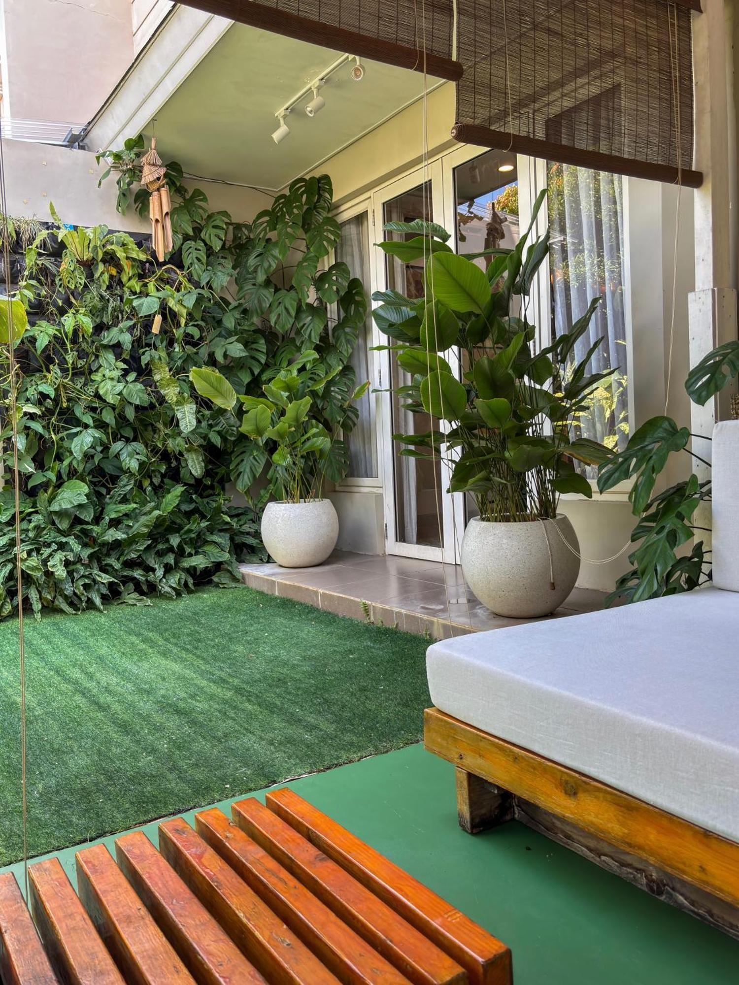 Cozy Botanical Garden House Villa